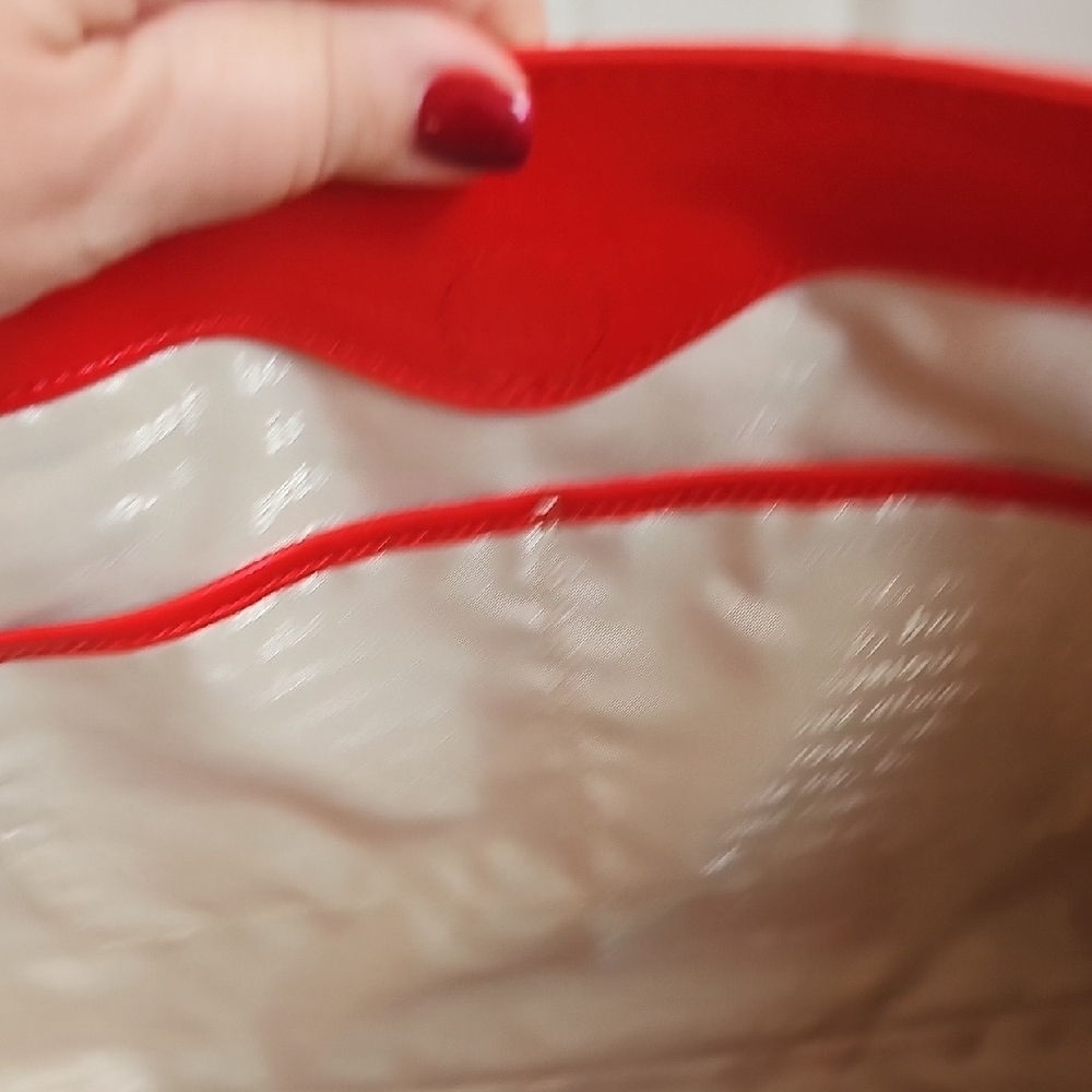 Kate Spade NWOT Fanfare Brette Scarlet Liquid Patent 2-Way Bag Storybook Lining - Picture 10 of 13